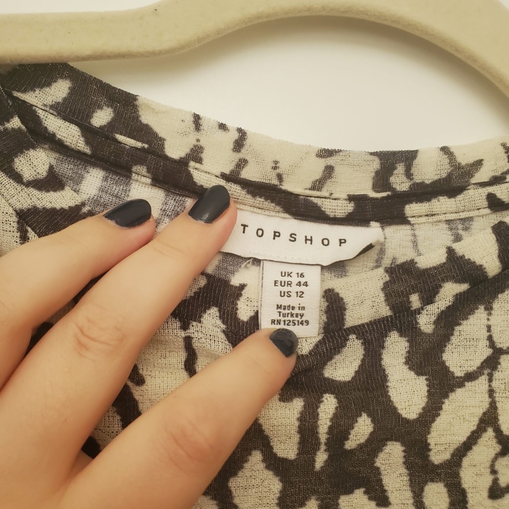 TOPSHOP Abstract Mesh Top - Picture 4 of 4
